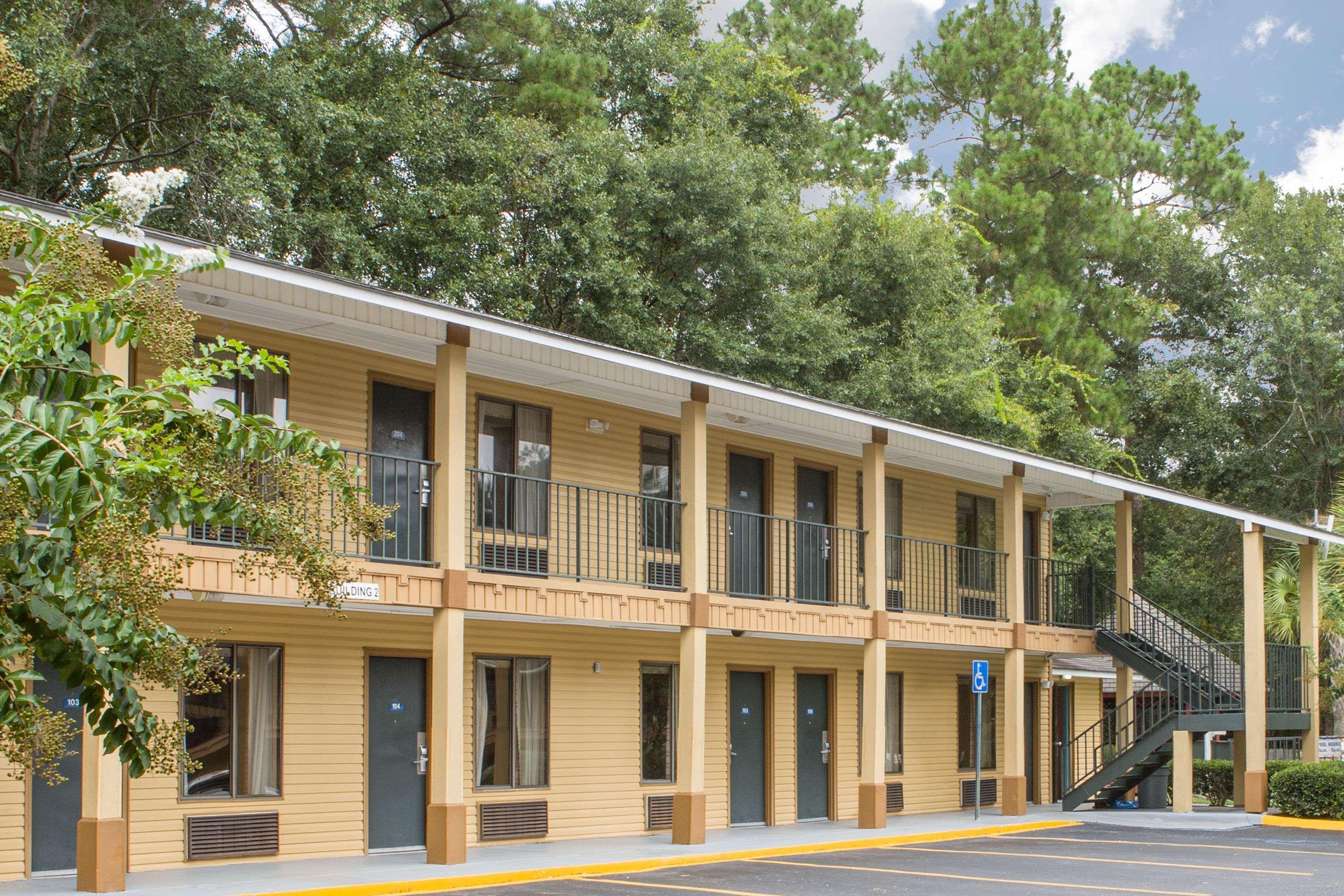 Howard Johnson By Wyndham Dothan Exterior foto
